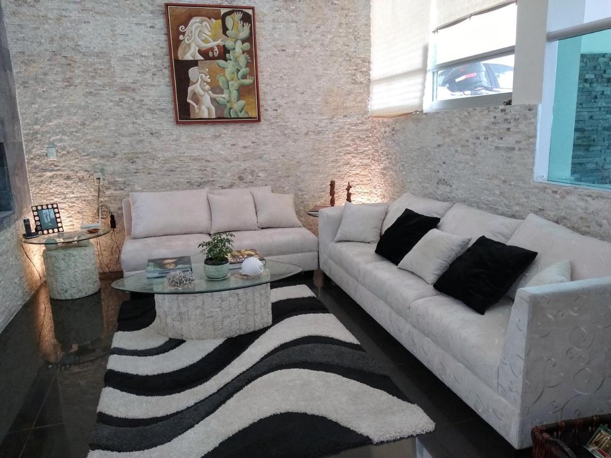 Habitacion Matrimonial Con Cama Y Sofa Para Cuatro Personas Tlaxcalancingo Kültér fotó