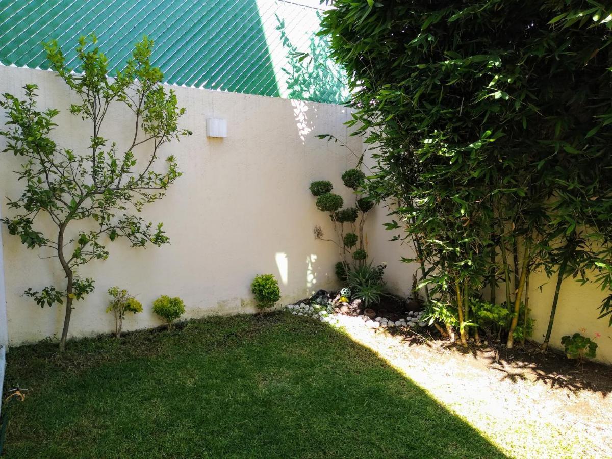 Habitacion Matrimonial Con Cama Y Sofa Para Cuatro Personas Tlaxcalancingo Kültér fotó
